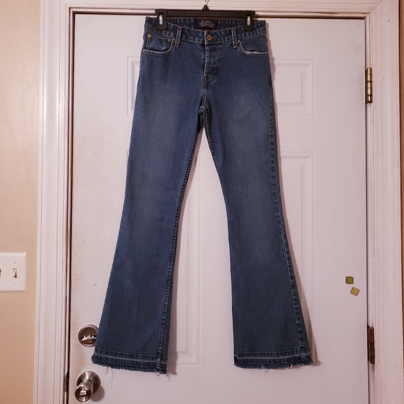 Levi Strauss juniors 7 medium wash low rise flare - Picture 2 of 9